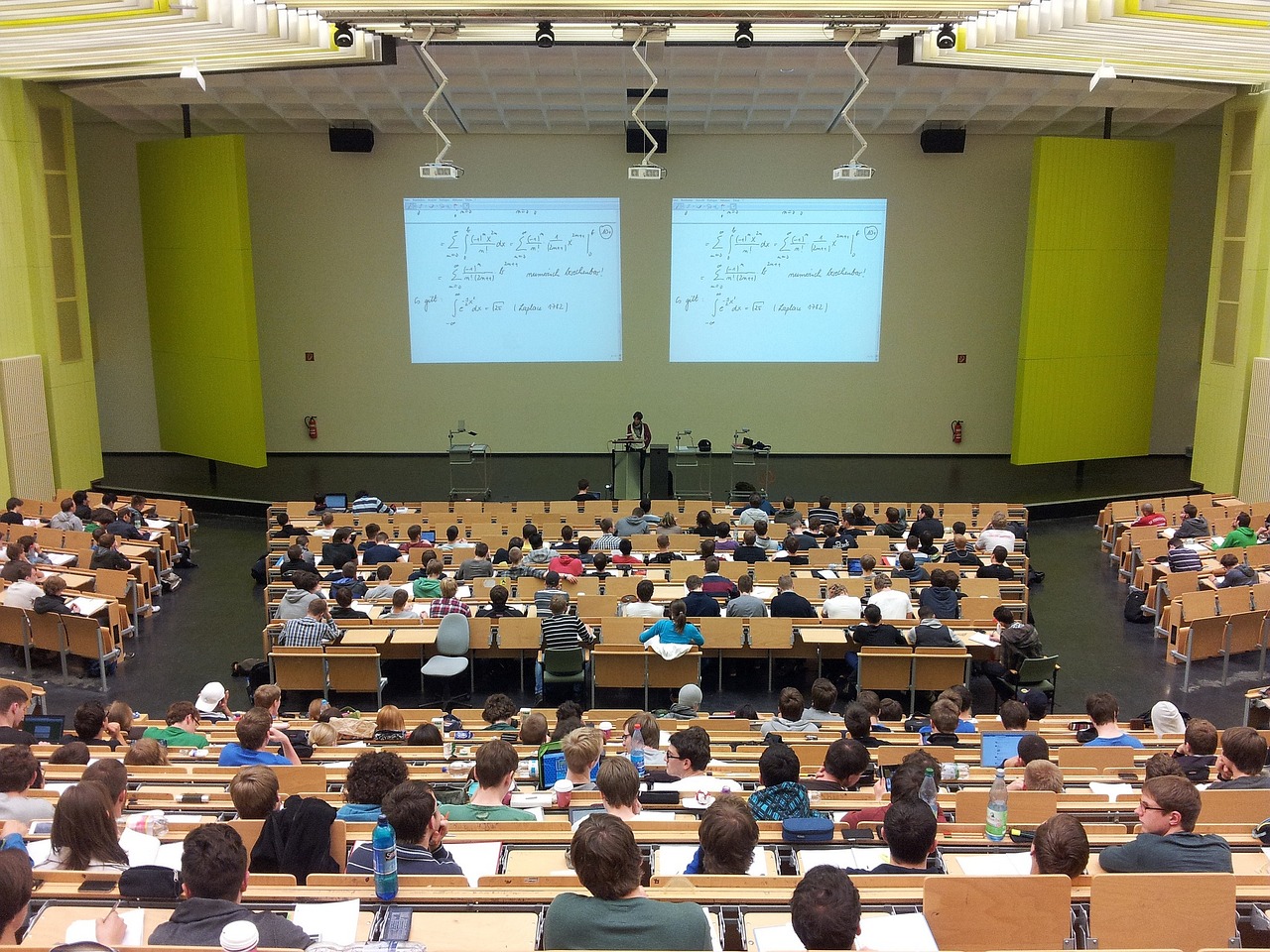 Studierende wie Beschäftigte der FH BOH wünschen Verbesserungen im ÖPNV! Quelle: www.pixabay.com / nikolayhg